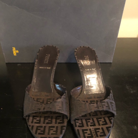 FENDI FF MULES SIZE-7.5 BROWN with BLACK FF Box and Dustbag included PREOWNED - Picture 4 of 9